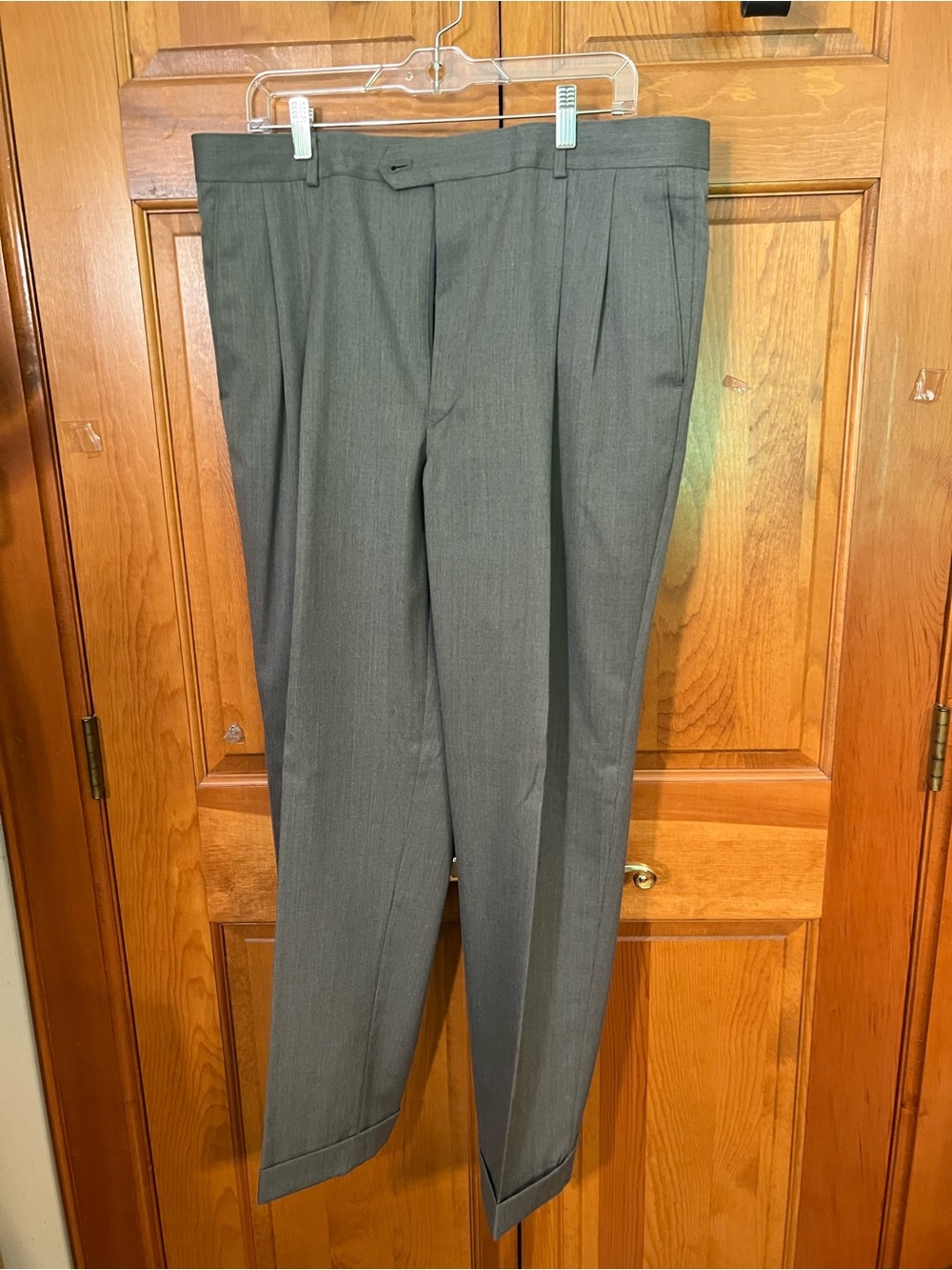 Joseph & Feiss Men's Charcoal Gray Pleated Dress Pants38x32